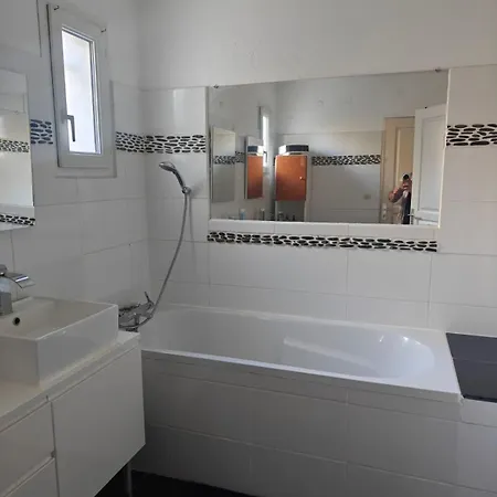 Luxe 5 Piscine Jacuzzi Homegym فيلة كاستيلنو-لو-ليه